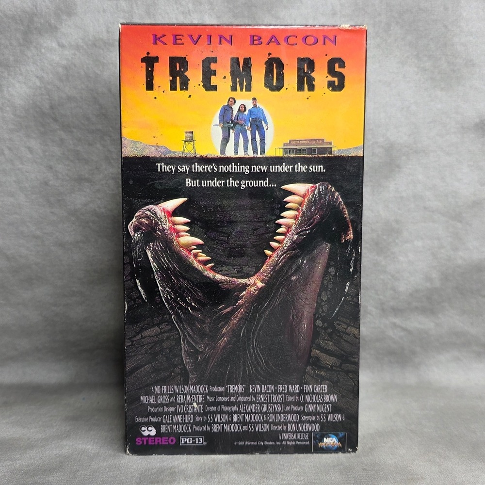 Tremors VHS 1990 Horror Comedy Sci-Fi Monster Cult Classic Universal Kevin Bacon